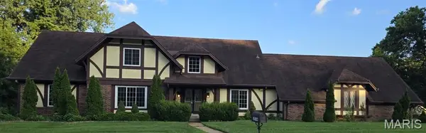 15144 Chamisal Drive, Chesterfield, MO 63017