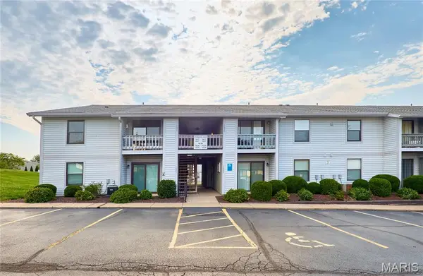 1626 Summergate Parkway #E, St Peters, MO 63303