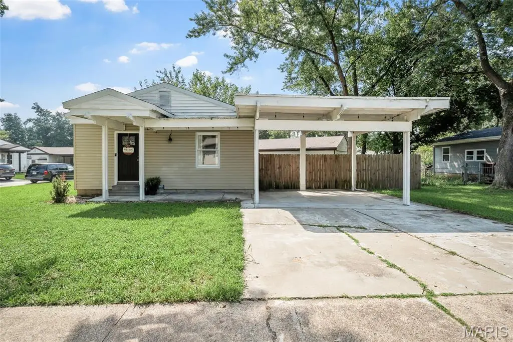 30 Cedar Drive, Pacific, MO 63069 - #1