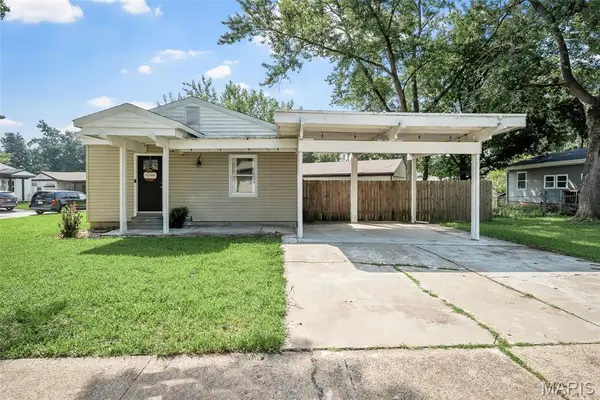 30 Cedar Drive, Pacific, MO 63069