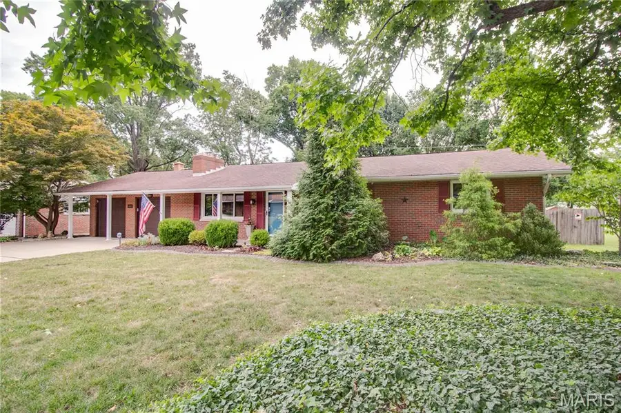 4805 Chateau Drive, Godfrey, IL 62035 - #3