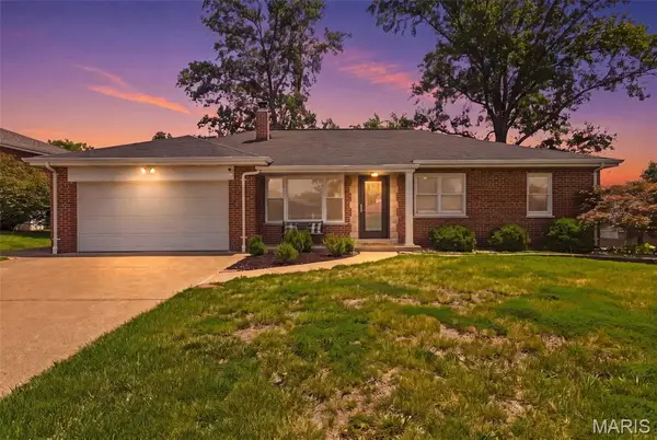 9944 Knollshire Drive, St Louis, MO 63123