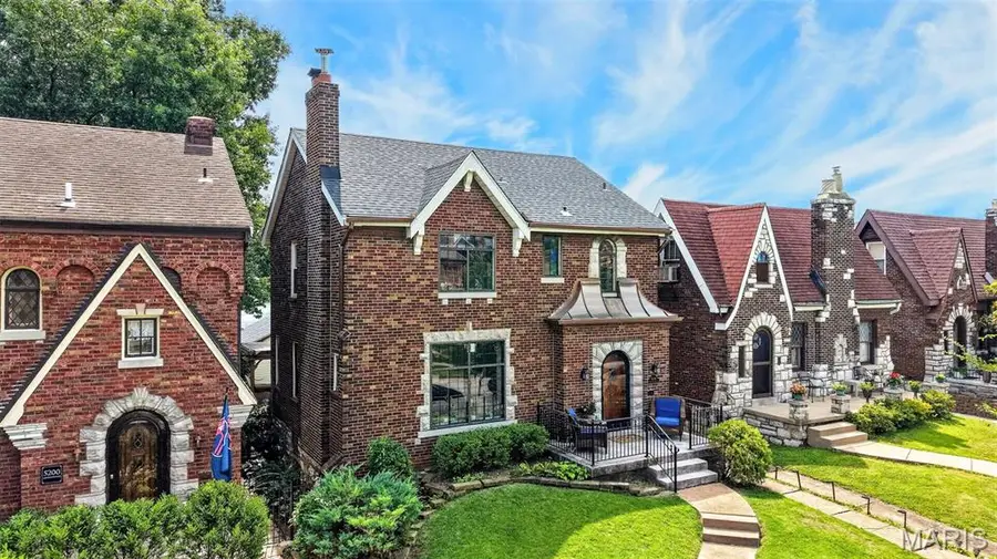 5204 Lindenwood Avenue, Saint Louis, MO 63109 - #2