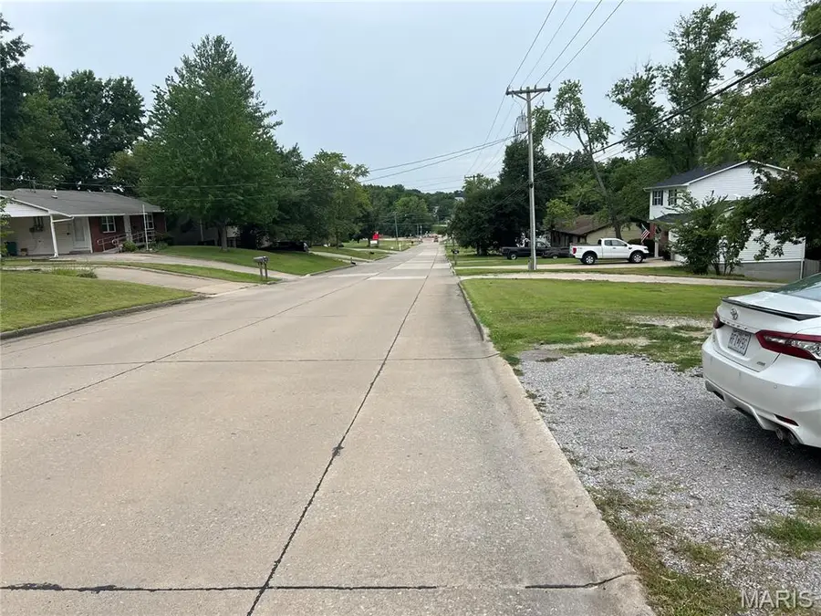 419 N Shawnee Boulevard, Jackson, MO 63755 - #2