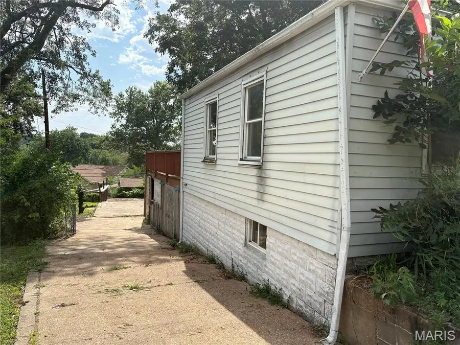 3419 Westridge Lane, Saint Ann, MO 63074 - #2