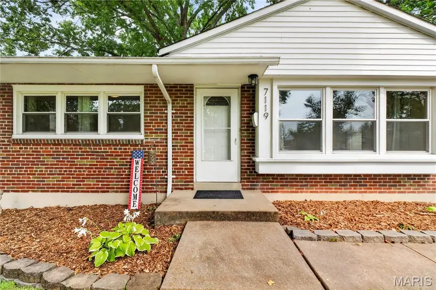 7119 Marwinette Avenue, Saint Louis, MO 63116 - #2