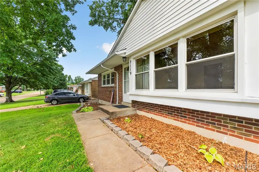 7119 Marwinette Avenue, Saint Louis, MO 63116 - #3