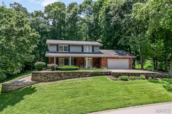 12 Chaparral Lane, Glen Carbon, IL 62034