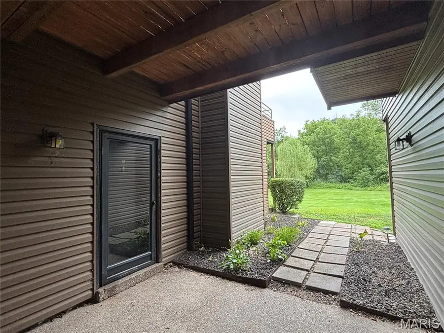 13818 Amiot Drive #B, Maryland Heights, MO 63146 - #3