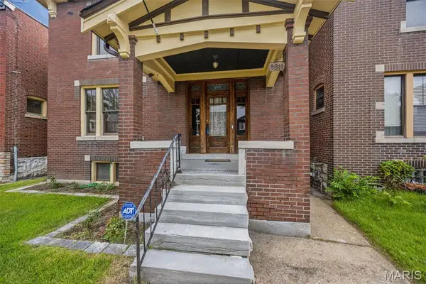 5911 Degiverville Avenue, St Louis, MO 63112