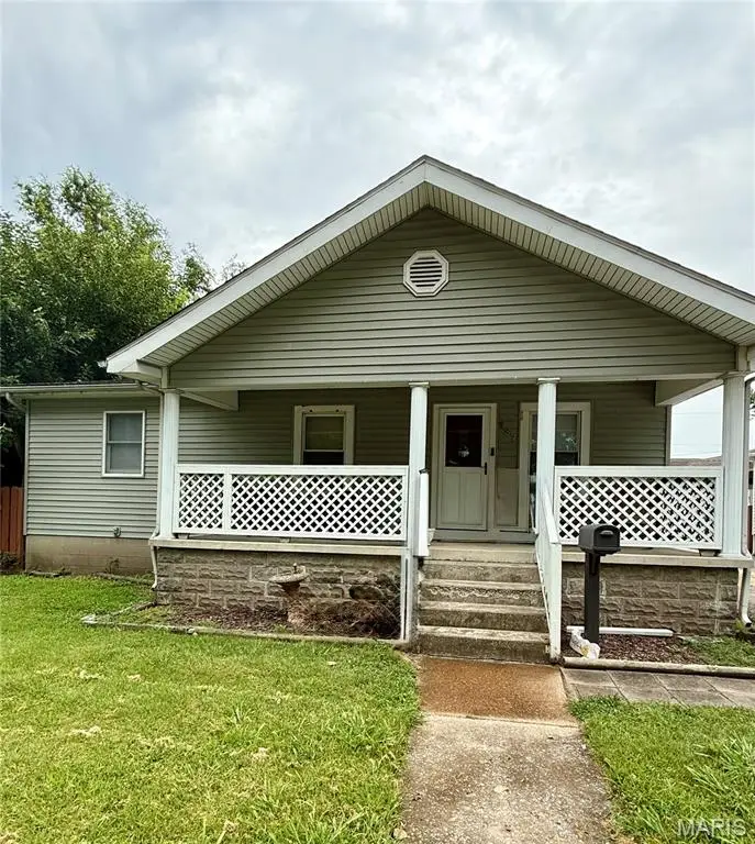 137 E 3rd Street, Roxana, IL 62084 - #1