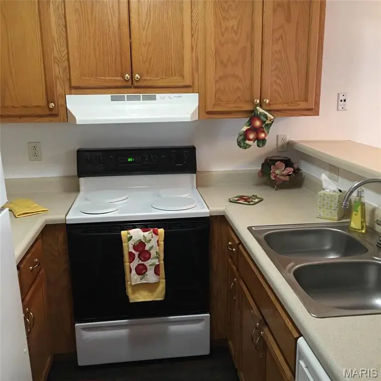 2112 E Belle Avenue, Belleville, IL 62221 - #2