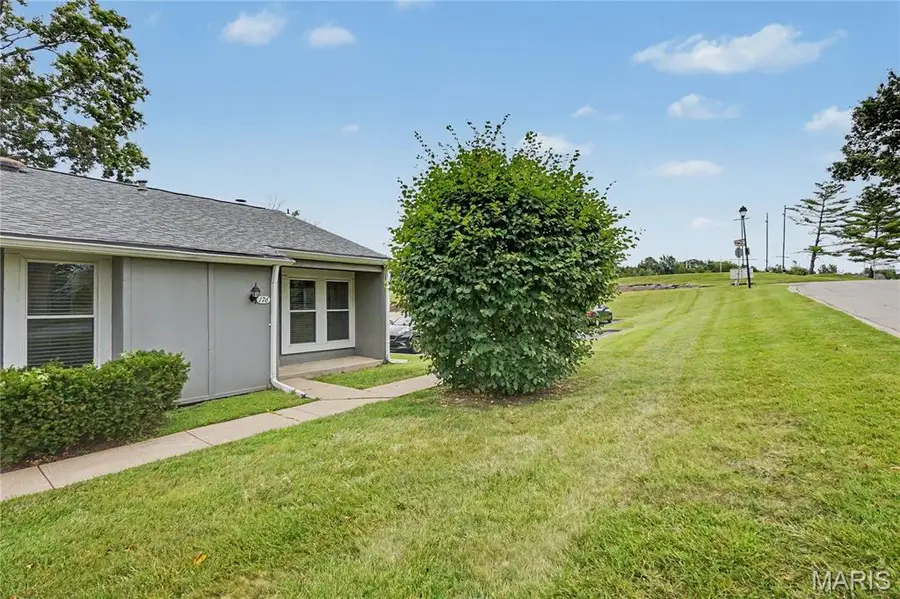 176 Harbor View Drive, Lake Saint Louis, MO 63367 - #3