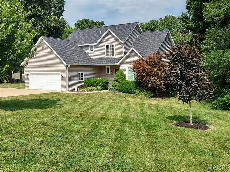 118 Quail Hollow Road, Greenville, IL 62246 - #2