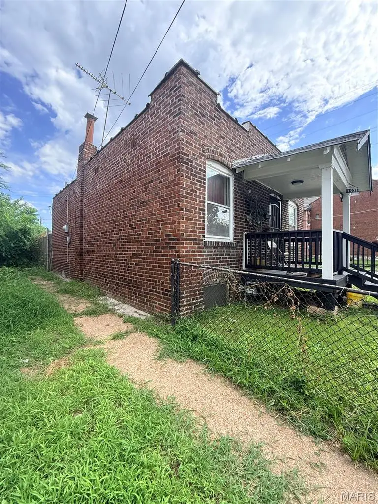 1901 Agnes Street, Saint Louis, MO 63107 - #2