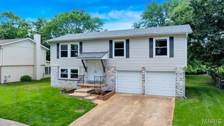 5817 Dove Meadow Court, Oakville, MO 63129 - #3