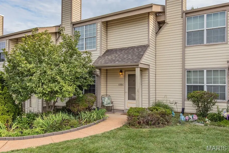 1231 Mangrove Lane, Saint Louis, MO 63125 - #3