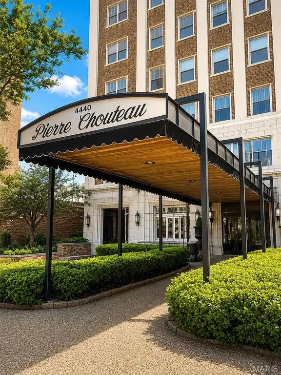 4440 Lindell Boulevard #904, St Louis, MO 63108