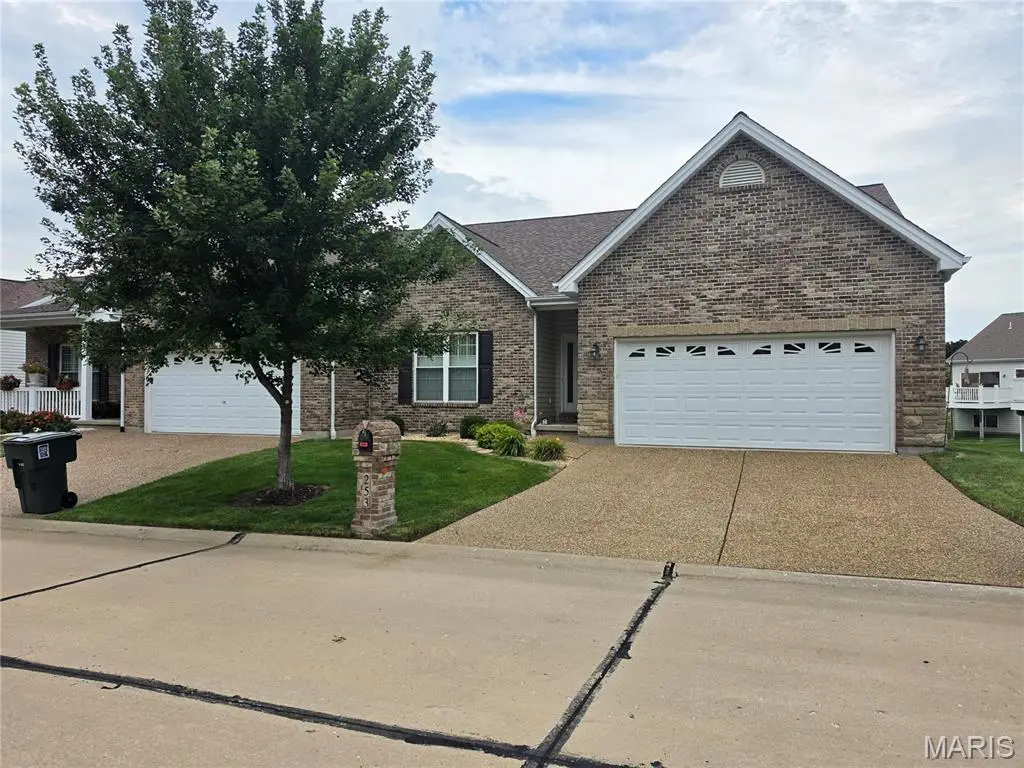 253 Strayhorn Drive, Saint Peters, MO 63376 - #1