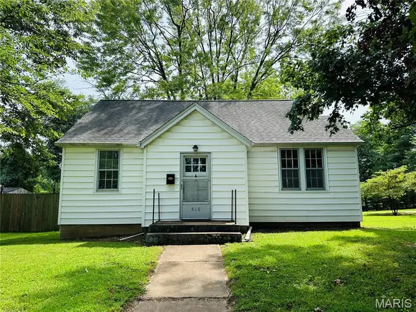 516 W Randle Street, Lebanon, IL 62254