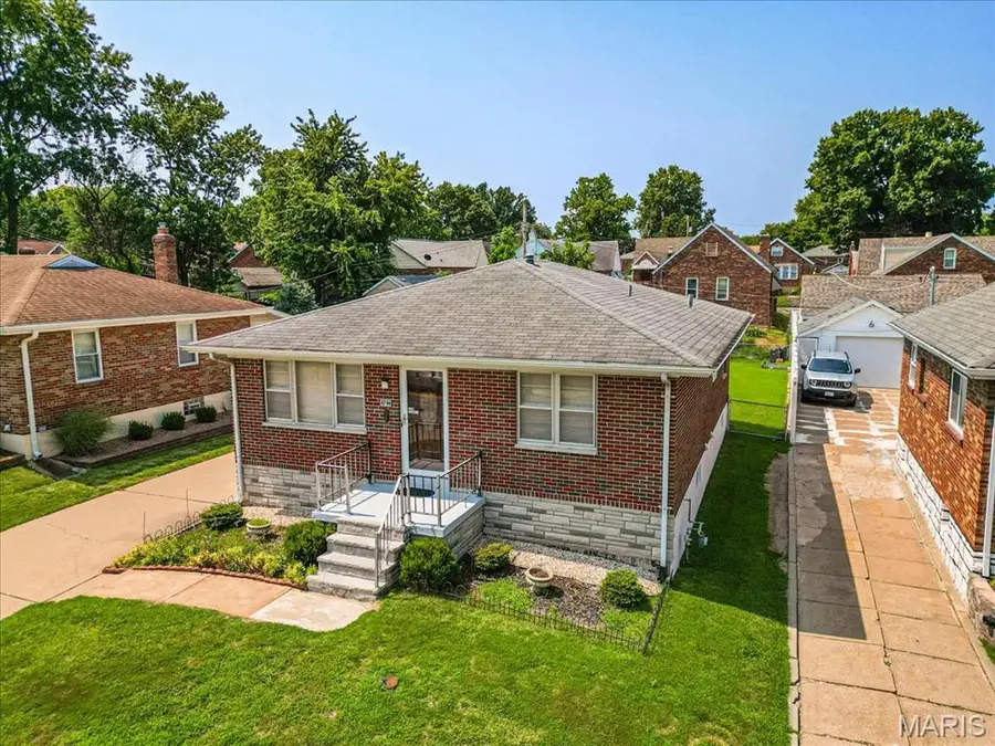 4746 Seibert Avenue, Saint Louis, MO 63123 - #2
