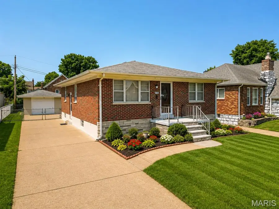 4746 Seibert Avenue, Saint Louis, MO 63123 - #3