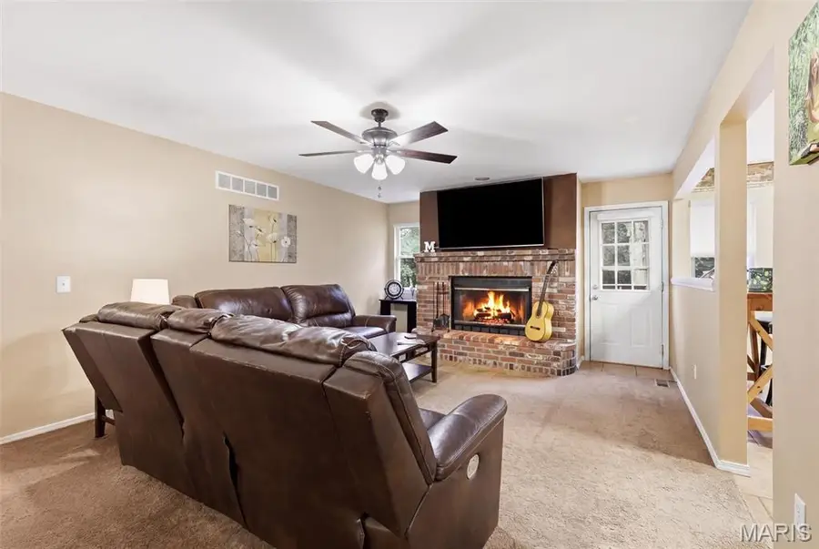 601 SE 125th St, Warrensburg, MO 64093 - #3