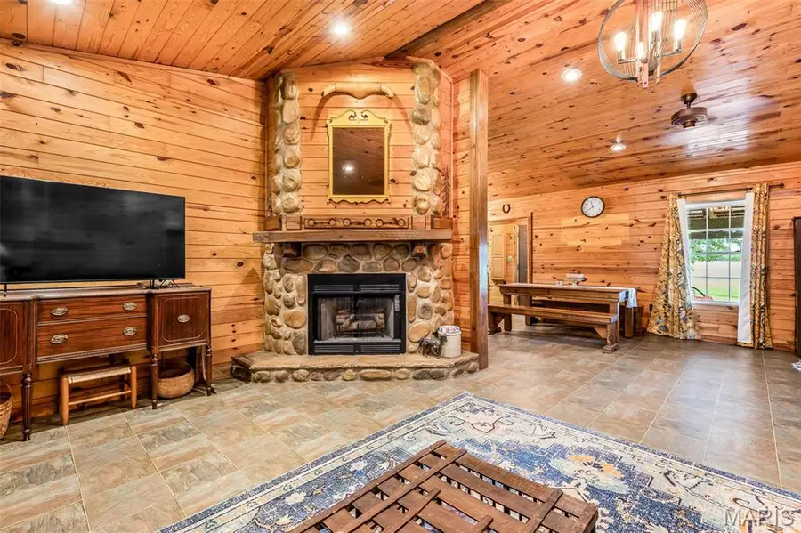 3365 Hopkins Road, Farmington, MO 63640 - #3