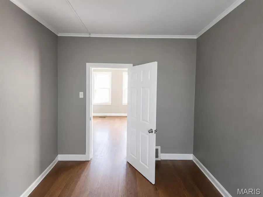 6728 Robbins Avenue, Saint Louis, MO 63133 - #2