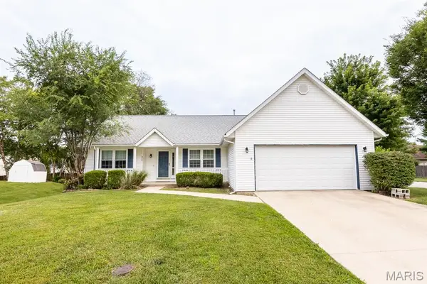 3246 Hunters Way, Belleville, IL 62221