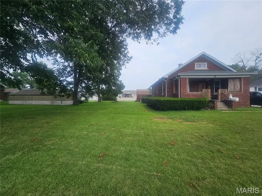 714 N Jefferson Street, Mascoutah, IL 62258 - #3