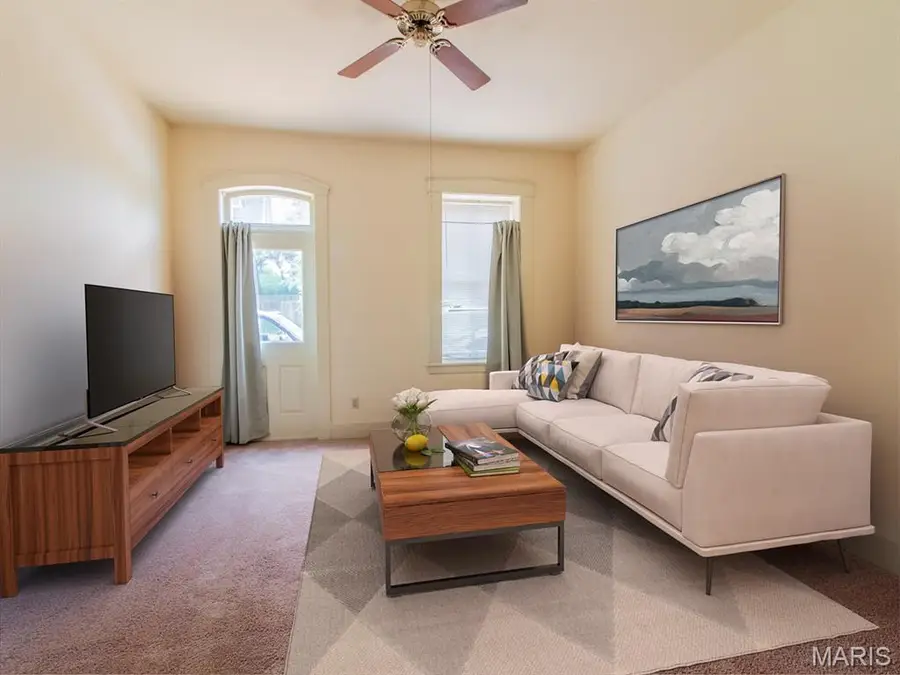 912 Russell Boulevard, Saint Louis, MO 63104 - #2