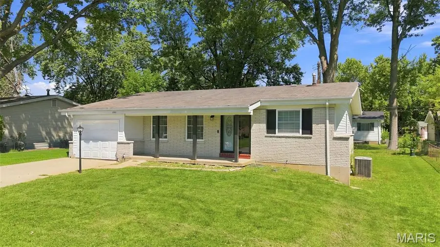 1331 Coppergate Lane, Saint Louis, MO 63138 - #3