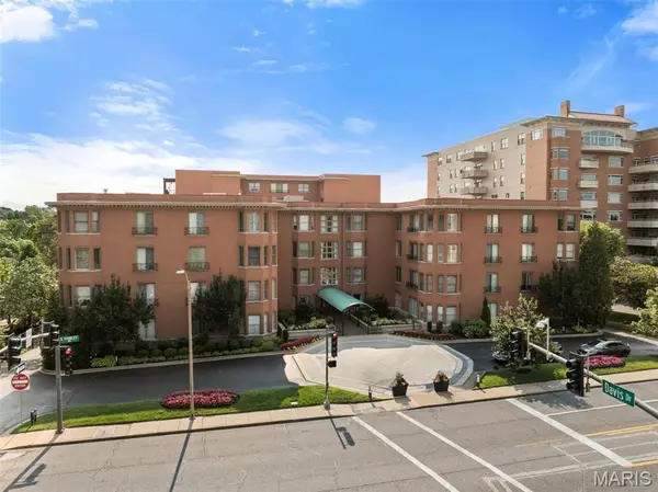 750 S Hanley Road #430, Clayton, MO 63105