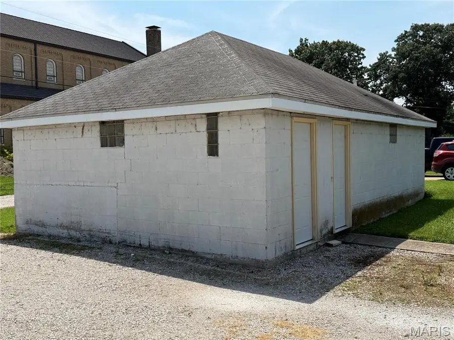 590 S 2nd Street, Breese, IL 62230 - #3
