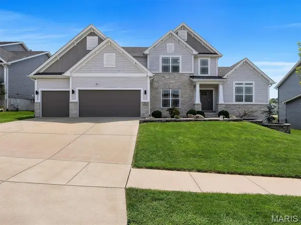502 Leaning Woods Street, St Charles, MO 63301
