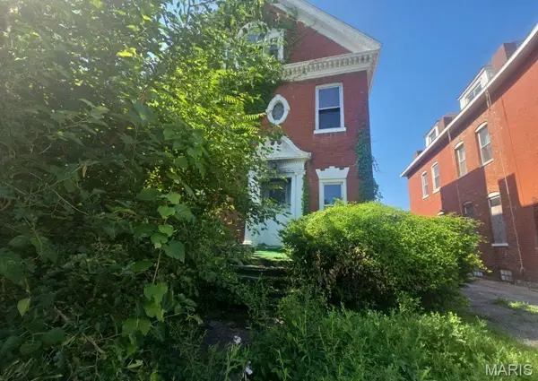 5044 Raymond Avenue, St Louis, MO 63113
