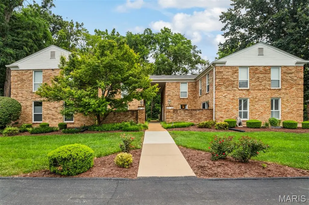 418 Colony Woods Drive, Kirkwood, MO 63122 - #1