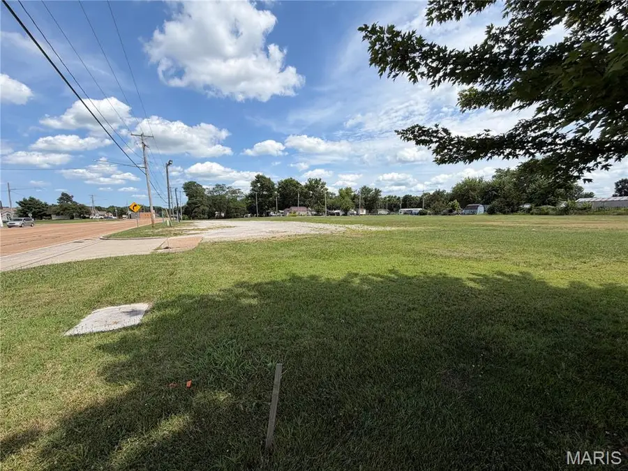 430 Edwardsville Road, Troy, IL 62294 - #2