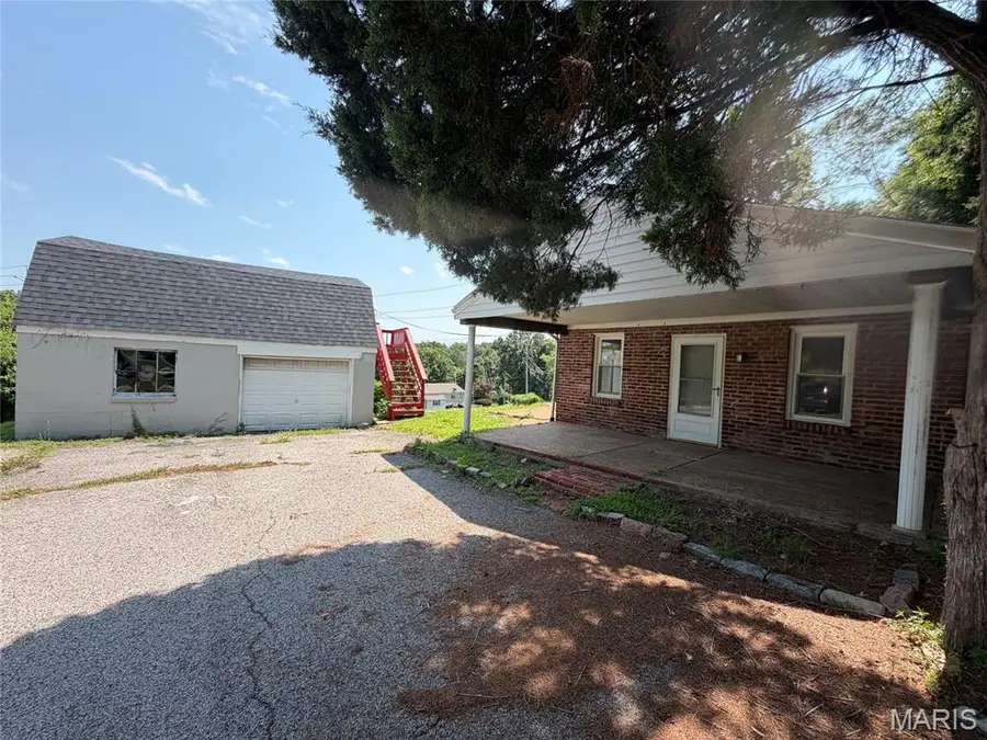 5116 Ringer Road, Saint Louis, MO 63129 - #3