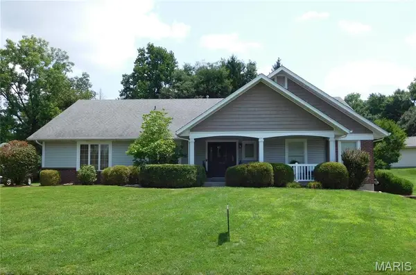 32 Kensington Place Court, St Charles, MO 63304