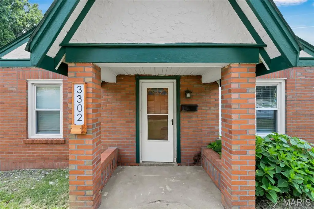 3302 Welsberg Drive, Saint Louis, MO 63121 - #1