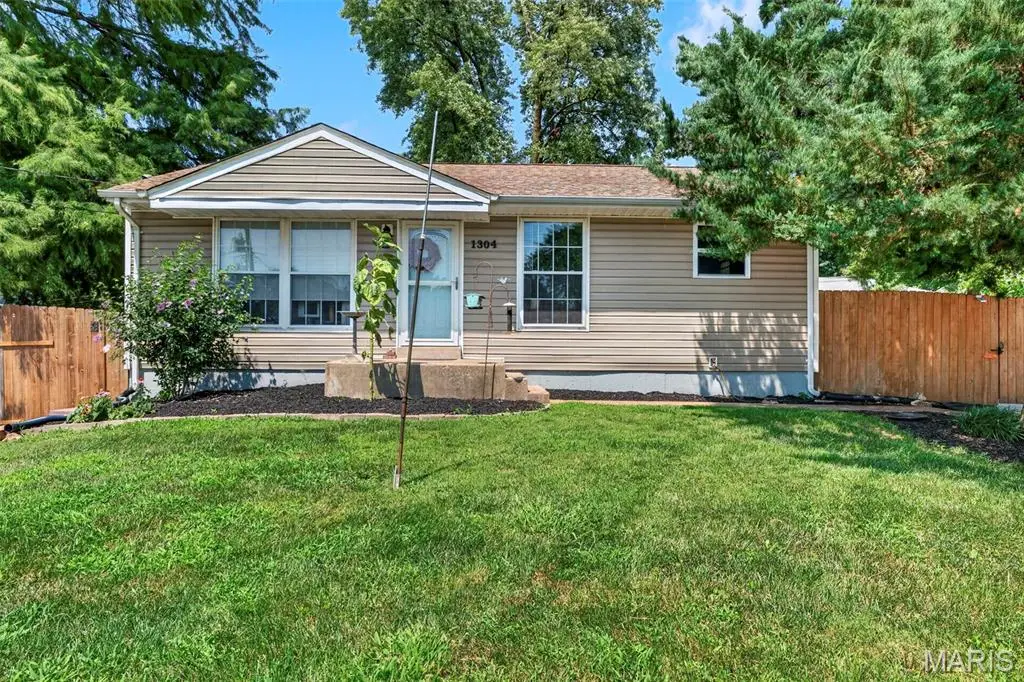 1304 South Drive, Saint Charles, MO 63303 - #1