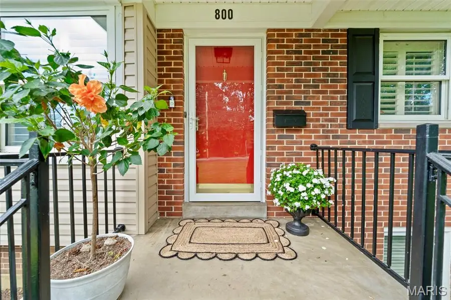 800 E Essex Avenue, Glendale, MO 63122 - #3