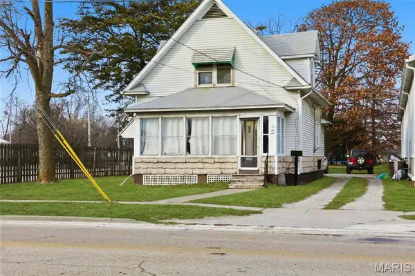 712 W Main Street, Carlinville, IL 62626