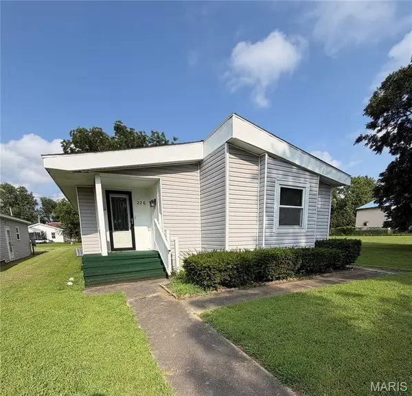 226 Dixie Street, Sikeston, MO 63801