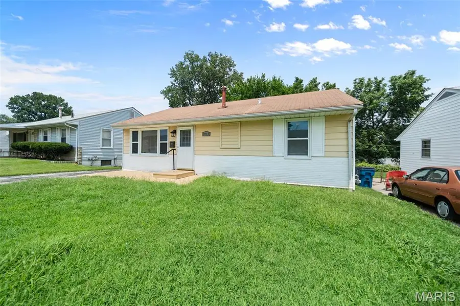 9715 Ridge Avenue, Saint Louis, MO 63114 - #2