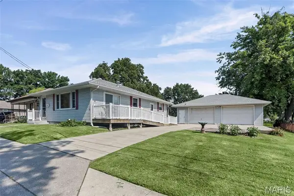111 W 1st Street, Hartford, IL 62048