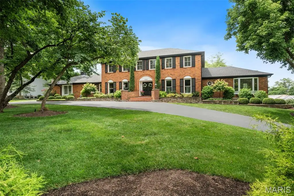 245 Litcheford Court, Creve Coeur, MO 63141 - #1