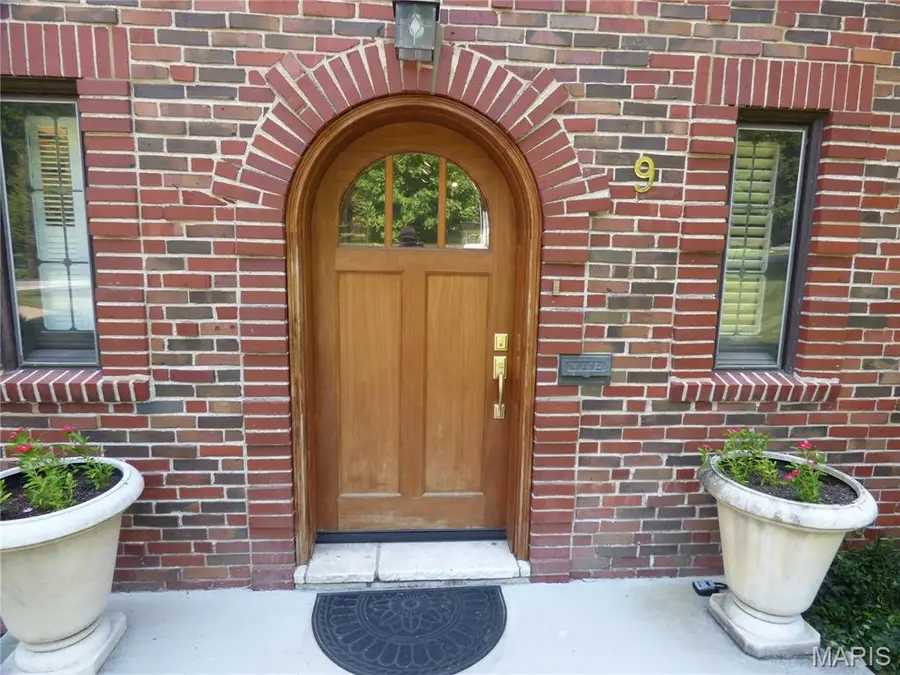9 Bellerive Acres, Bellerive, MO 63121 - #3